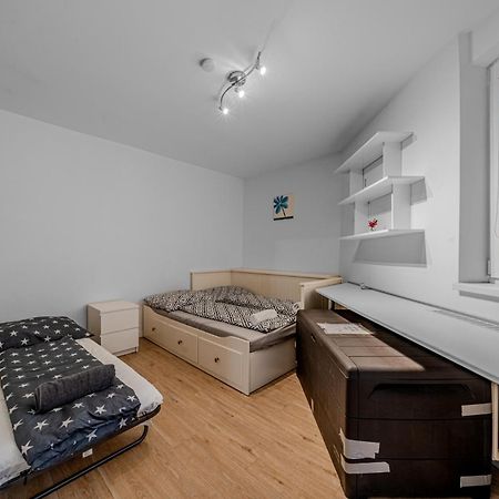 Huge Apartment Next To Train Station Close To The City Center Братислава Екстериор снимка
