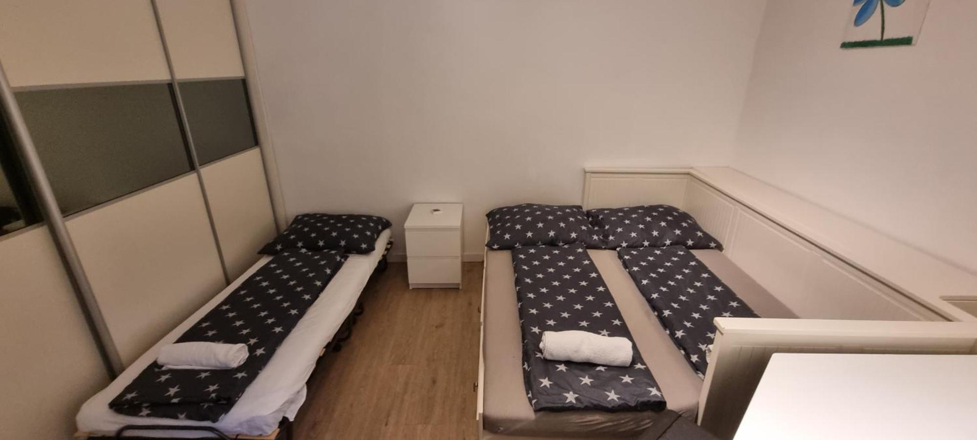 Huge Apartment Next To Train Station Close To The City Center Братислава Екстериор снимка